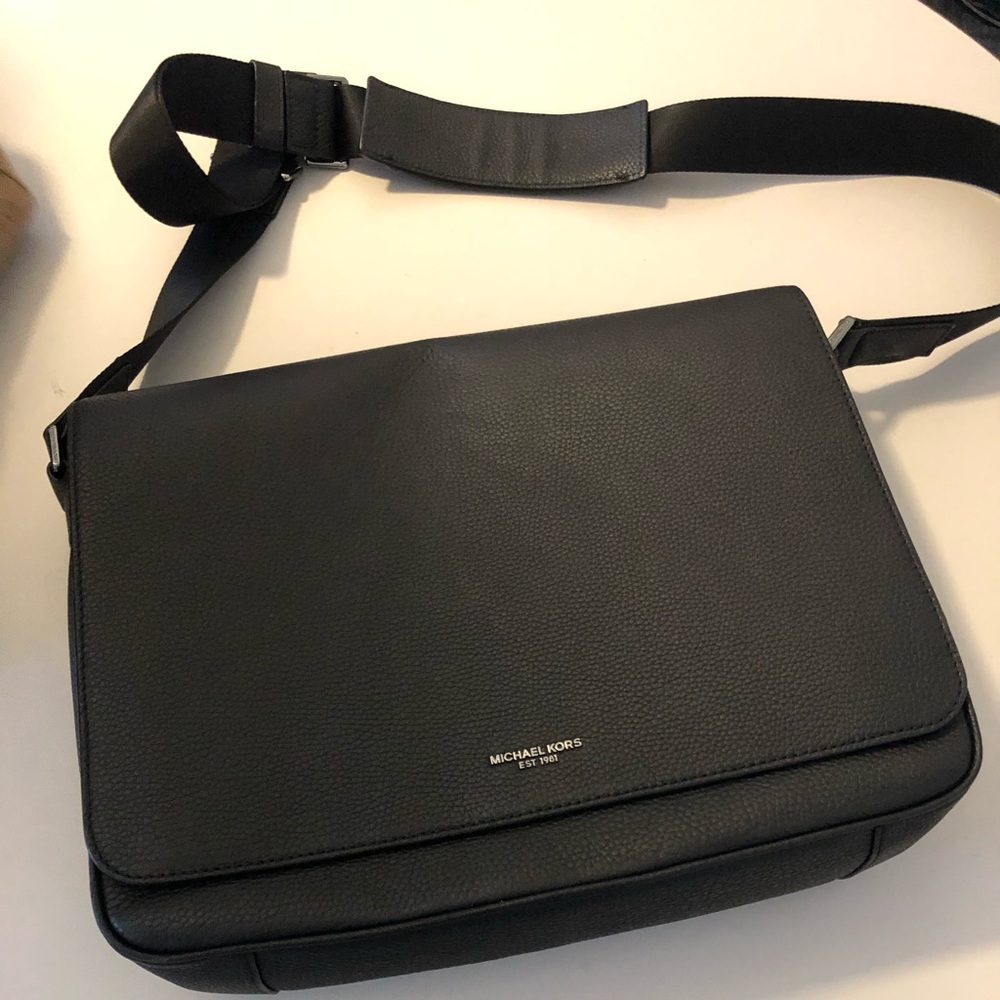 Michael Kors Hamilton Leather Messeneger Bag
